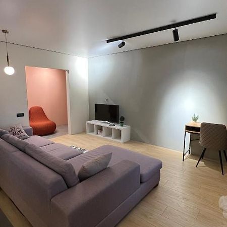 2 Room Modern Apartment View Dnipro Exteriör bild